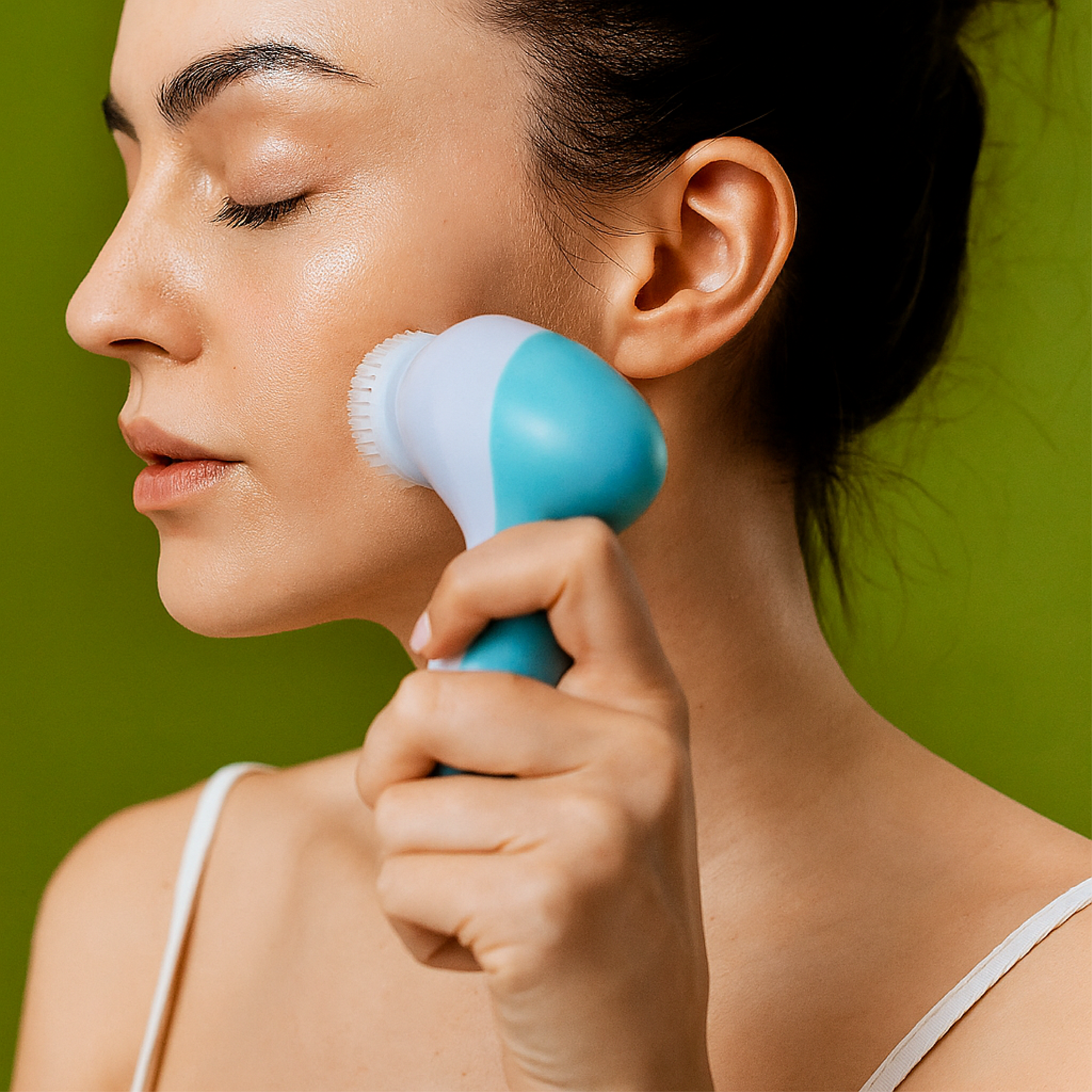 Facial Cleansing Brush Set of 5 with Batteries